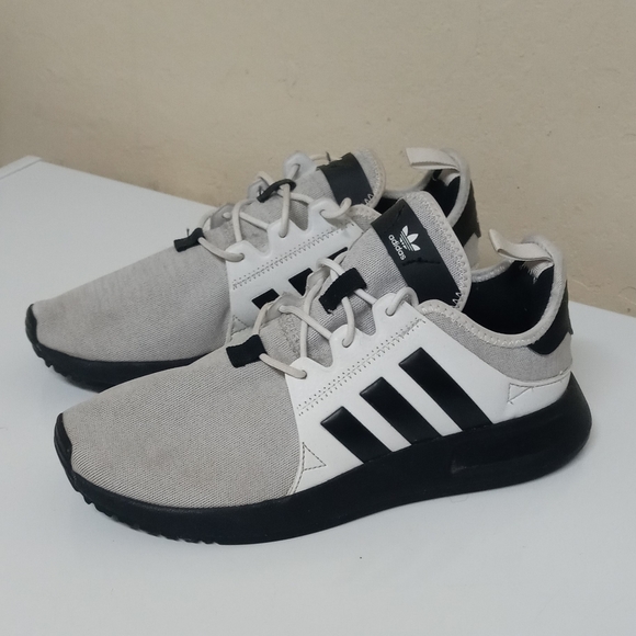 Shoes - Picture 2 of 4